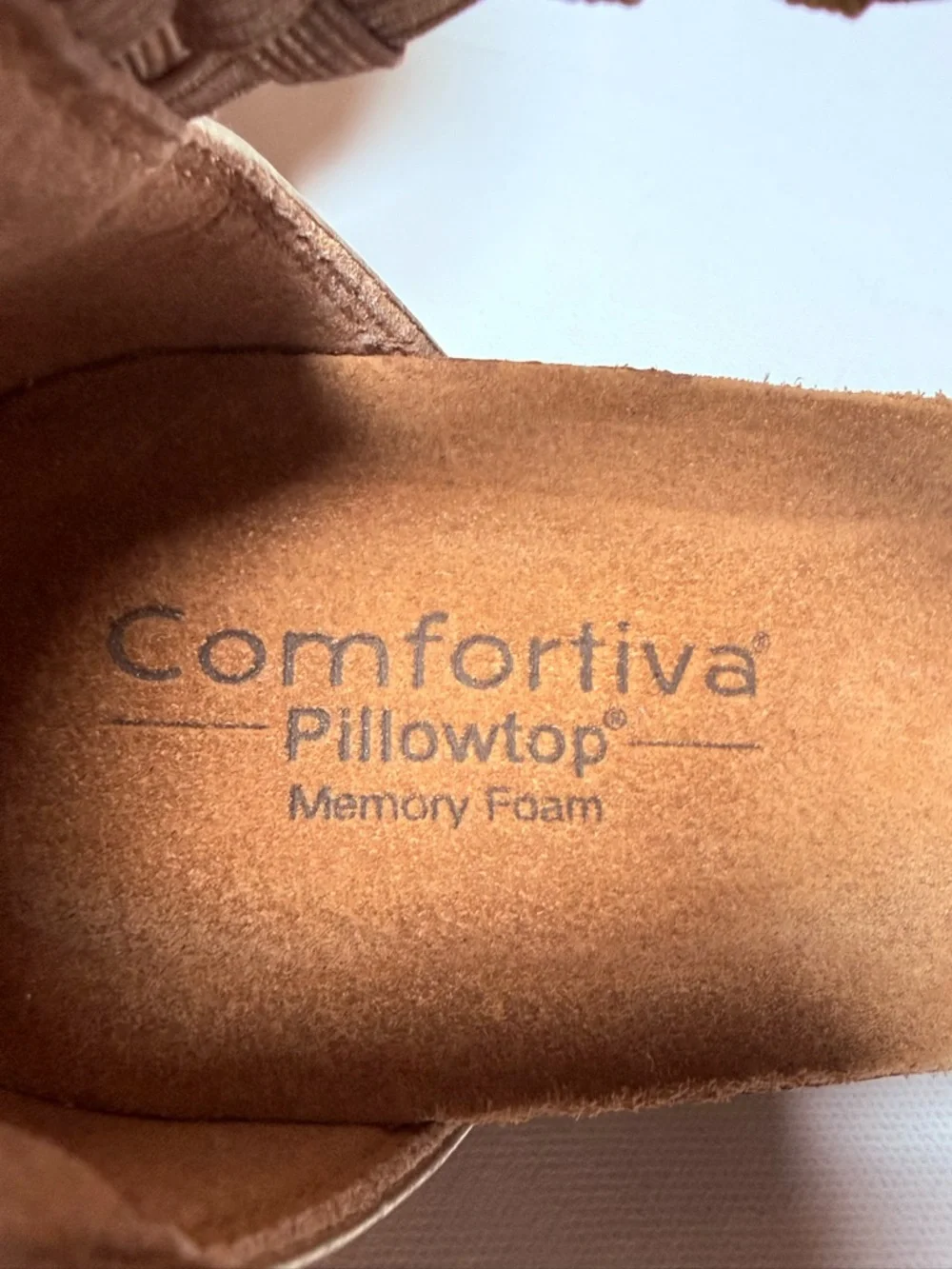 Comfortiva Pillowtop Wedge Sandals Woven Taupe Elastic Comfort Gold/Tan Size 8.5